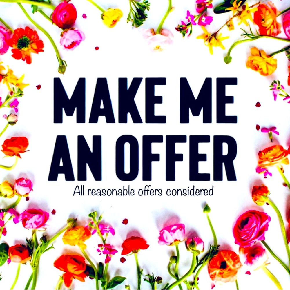 I LOVE REASONABLE OFFERS 💜🌺🎉 BUNDLE TO SAVE 🎊🍾😃 MAKE RESPECTFUL OFFERS 💖